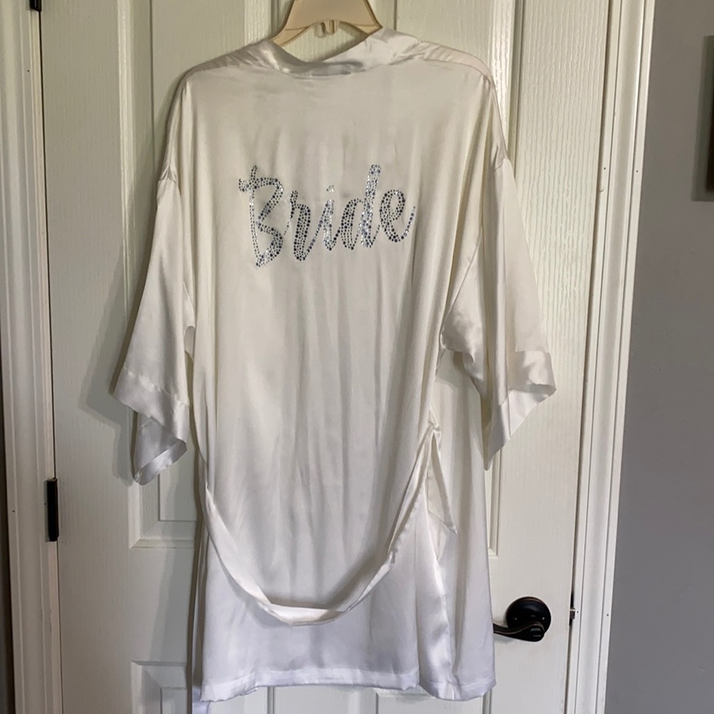 BNWT VS one size bride robe